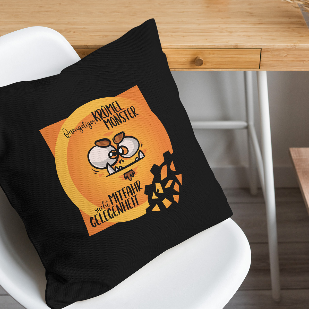 Dekokissen “Quengeliges Krümelmonster” – Dein Couch-Begleiter mit Biss!
